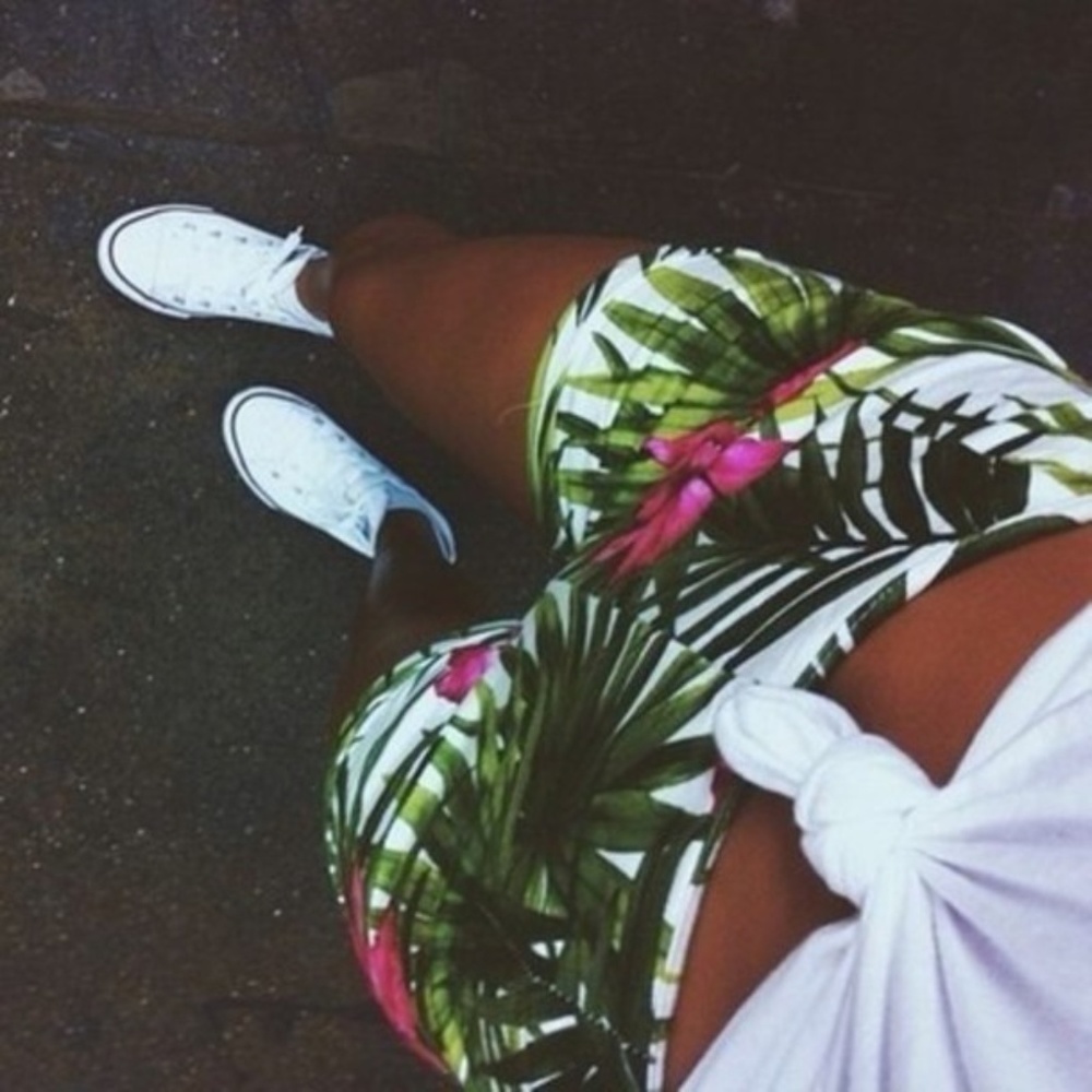 Brandy Melville Tropical Bruna Shorts